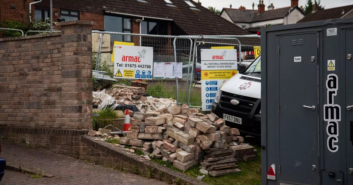 The largest millionaire’s cave in the UK with a cinema and casino has finally been demolished